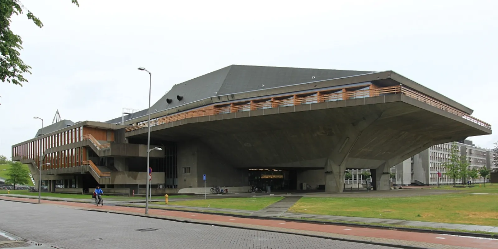 Delft University of Technology campus